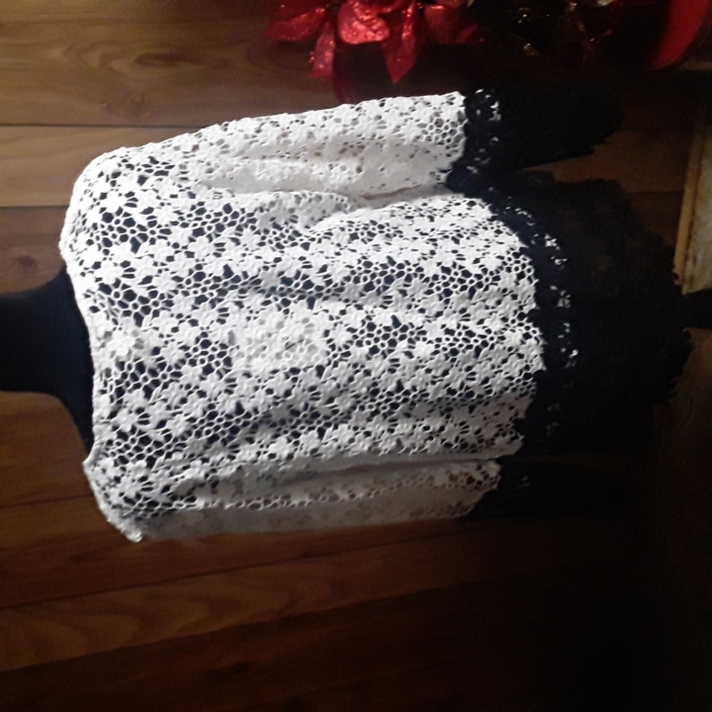 🖤🤍Beautiful Top🤍🖤 - Picture 4 of 8